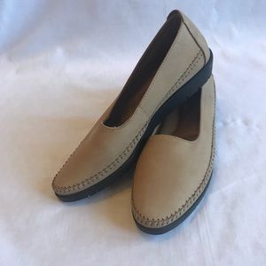 Clark’s shoes/ flats size 7.